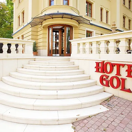 Gold * Budapest