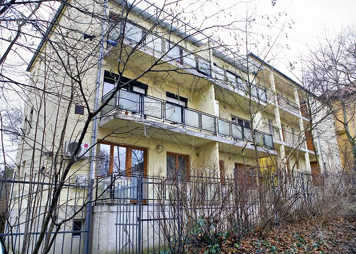 Gold ブダペスト